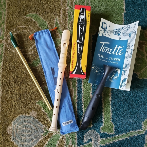 Music Together books and CDs with instruments - Picture 6 of 10